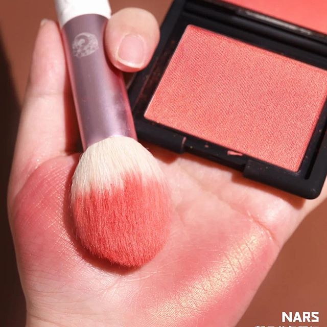 Nars Blush Orgasm X 4.8 ml บลัชที่ครองใจสาวๆทั่วโลก ออกสีใหม่ Orgasm X พิกเมนต์สีเข้ม ชัด จัดจ้านจัดเต็มมากขึ้น สีีนี้คือสวยมาก! เป็นอีกสีที่ทุกคนต้องมี!