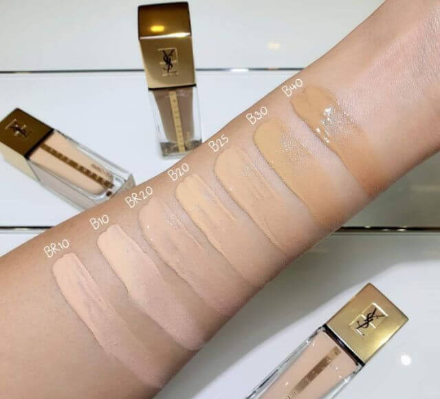 Yves Saint Laurent Touche Eclat Le Teint Crème มาพร้อมเฉดสีผิวสาวเอเชีย ให้สีผิวที่กลมกลืนกับผิวเหลืองได้เป็นเป็นธรรมชาติยิ่งขึ้น 